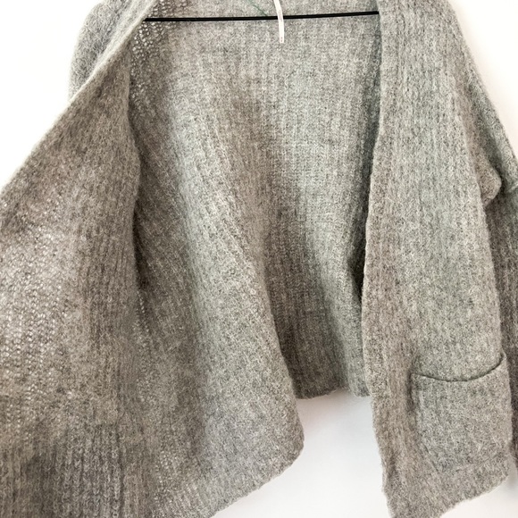 Free People Gray Cozy Wool Pockets Fall Winter Cardigan Size Medium - Picture 7 of 9